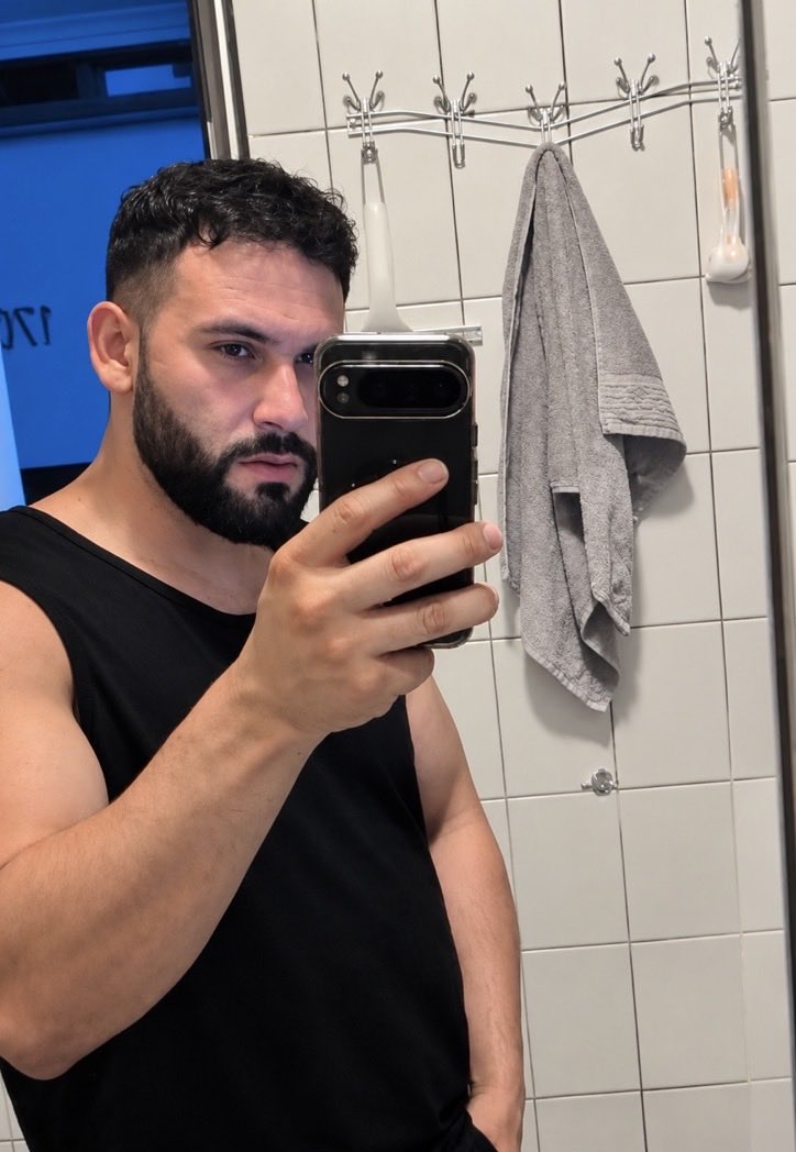 Gypsymennn's tweet photo. Пишете за размяна 🍆💦 https://t.co/qZQ4jiMuLK