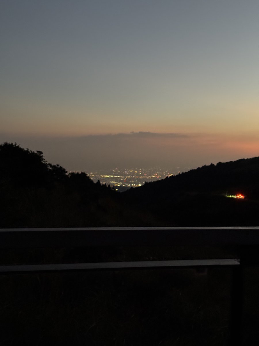 vasfrolik's tweet photo. Sunset in the mountains. So many cool places in Taipei https://t.co/9tF6C5Lnfb