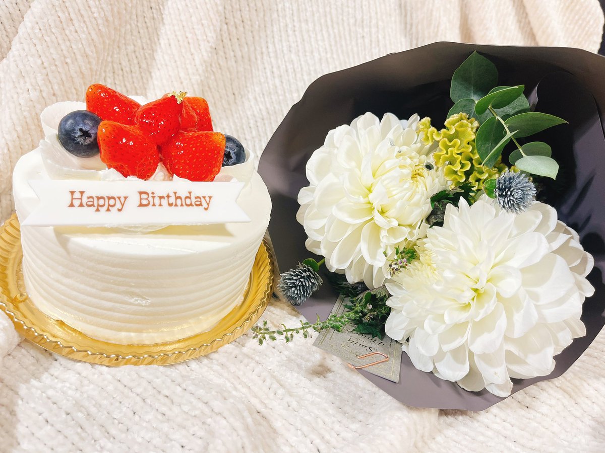 mbykt1810's tweet photo. シスター・クレア様、お誕生日おめでとうございます🤍✨また今年もお祝い出来て嬉しいです！クレアさんの好きなところはたくさんあるのですが、とぅいーとでは恥ずかしいのでまたお手紙で…🥳
#シスター・クレアのお誕生日2026 https://t.co/YIiT1E139r