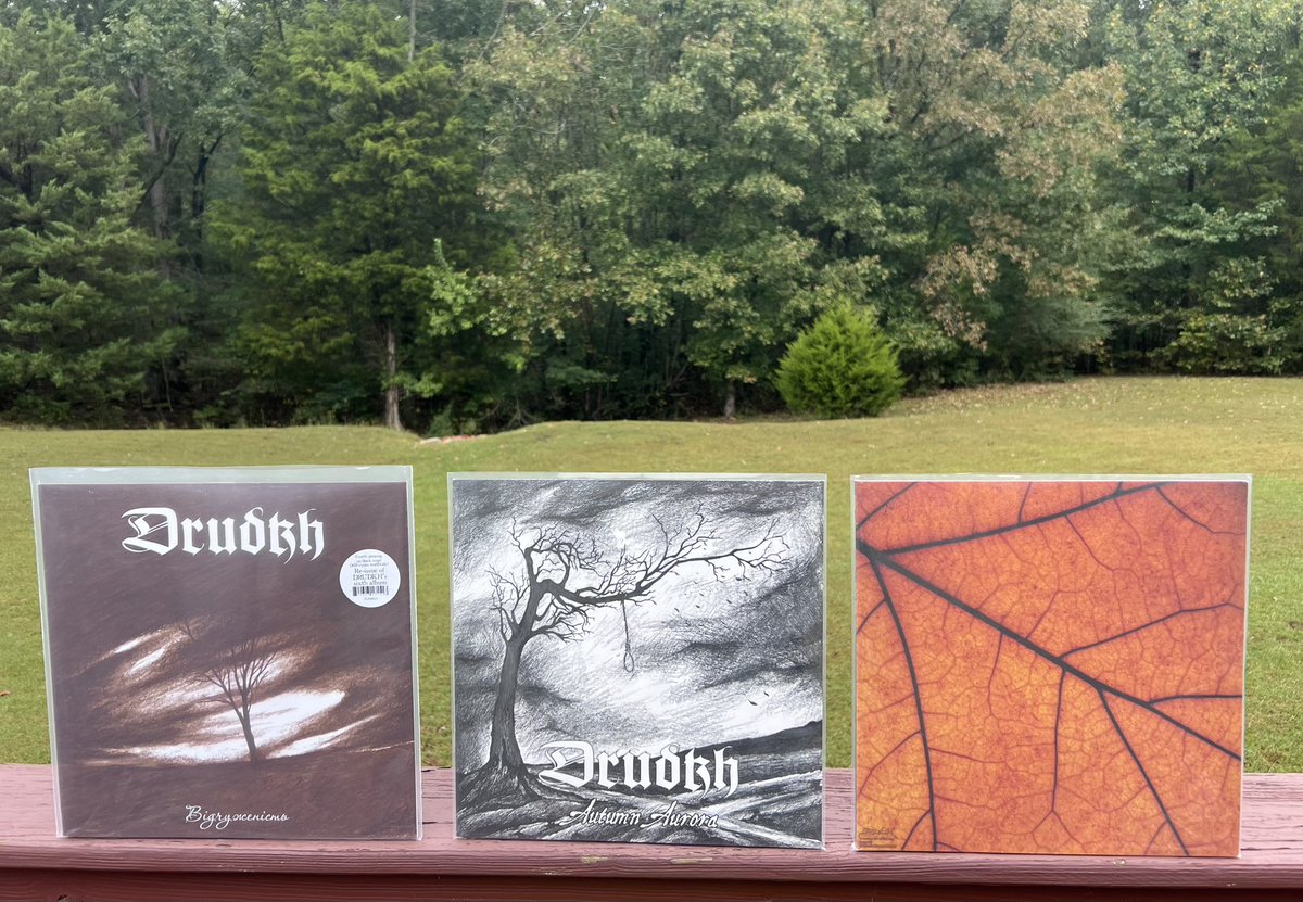 QtheMetal's tweet photo. #NowPlaying
Leaves are just starting to turn where I live. With the autumn/fall theme today, I feel the urge to listen to these. Enjoy the weekend!
#Drudkh https://t.co/Ot3CNI25PH
