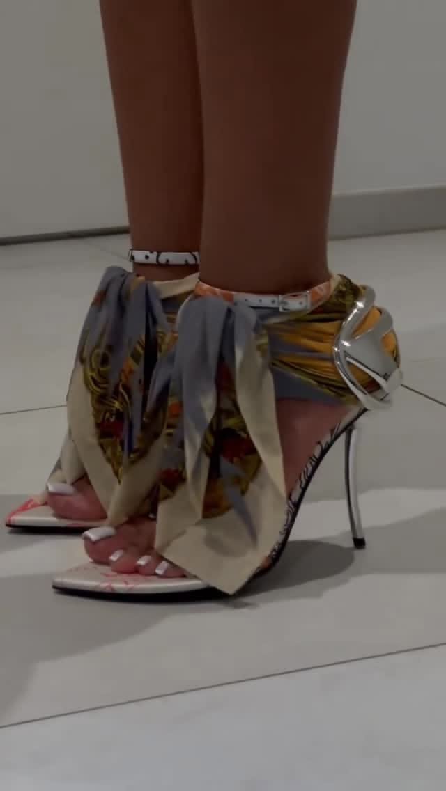 galactamelanin's tweet photo. bandana heels by diesel https://t.co/S9xnaCZJ4u