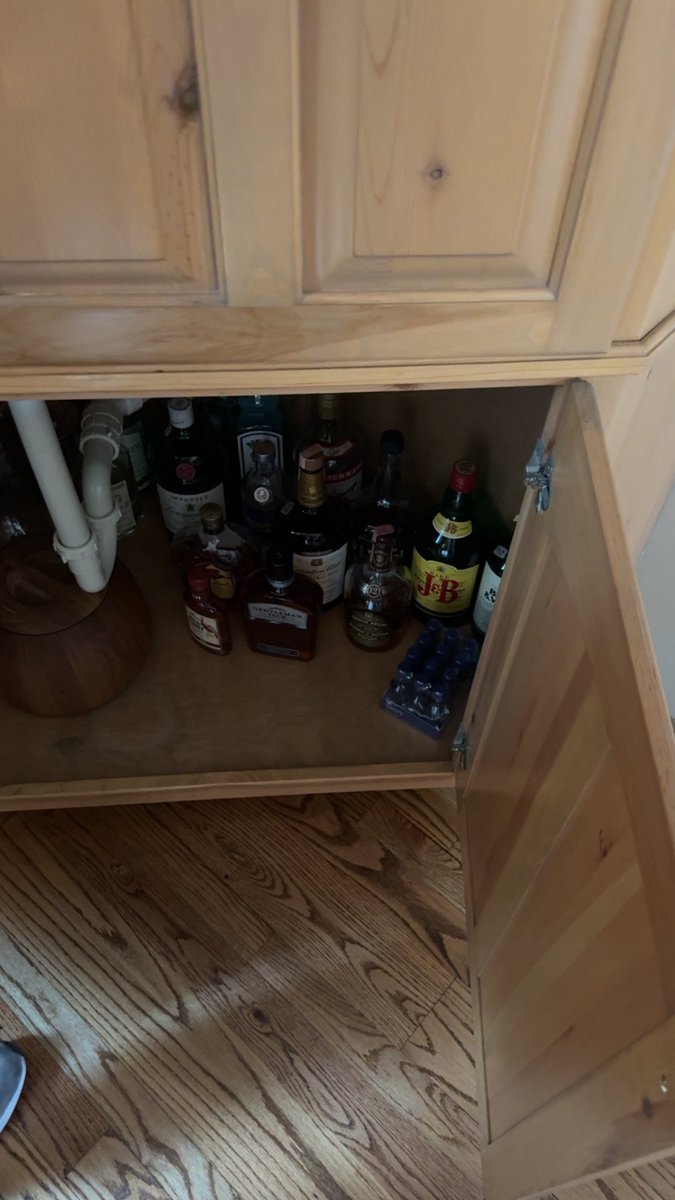 willleesoft24's tweet photo. Meemaw’s liquor cabinet #bang https://t.co/IsYpOkdSoA