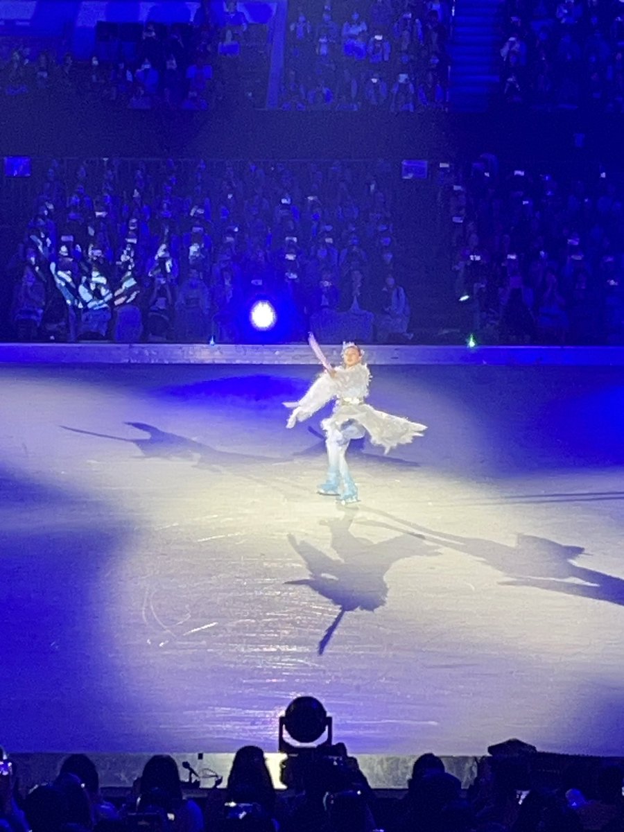 miyachyan's tweet photo. 刀ブレ行ってきました。
鶴さん大好き審神者なんですが、田中刑事さんも大好きだったので最初の打ち合いでもう頭真っ白。長谷部の衣装がひっくり返ったらスマートに直すのがもう良かった。
みんなの衣装のひらみが風を感じられたし、
何よりかおりちゃんがカッコよかった。 https://t.co/5OwLsdXMCB