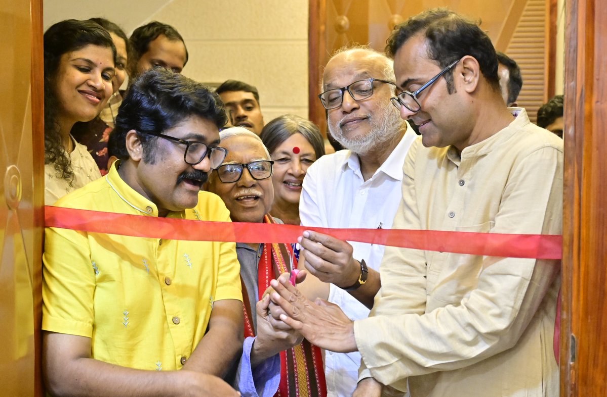 MABABYCPIM's tweet photo. It was a privilege to inaugurate the Shaheed Bhagat Singh Bhavan in Daryaganj, Delhi, the new Central Committee office of the Democratic Youth Federation of India (DYFI).

At a time when a powerful youth movement is emerging across India, DYFI, together with SFI and other student and youth organisations, is playing an important role in mobilising young people. The new office, Shaheed Bhagat Singh Bhavan will, I hope, become an important centre for this continuing struggle and for building a stronger, united and progressive youth movement across the country.
