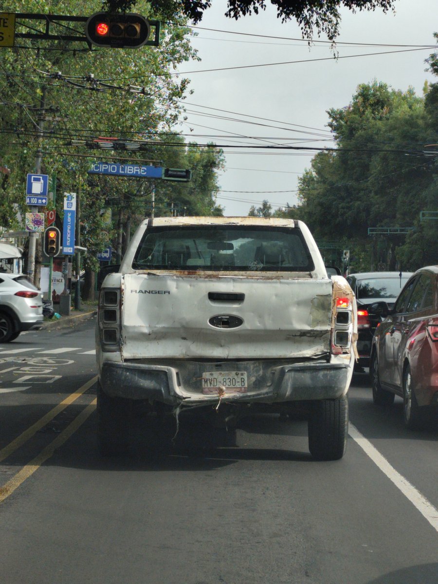 jherrera_de's tweet photo. @C5_CDMX este vehículo va a exceso de velocidad por eje central a la altura de col álamos a punto de chocar dos veces https://t.co/P9526e1DX7