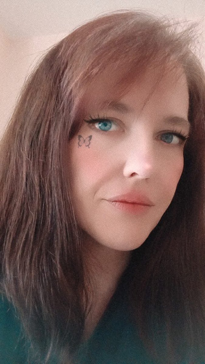 Avalynnblue's tweet photo. Saturday nights are my busiest can nights, however, I am choosing to go on my first date in 5 years. Can anyone help me with a little cash to get my hair and nails done. I’ll be so grateful and send content. #help #nervous #redhead #curvy #sugarbaby  please repost https://t.co/kF2H32UPl9