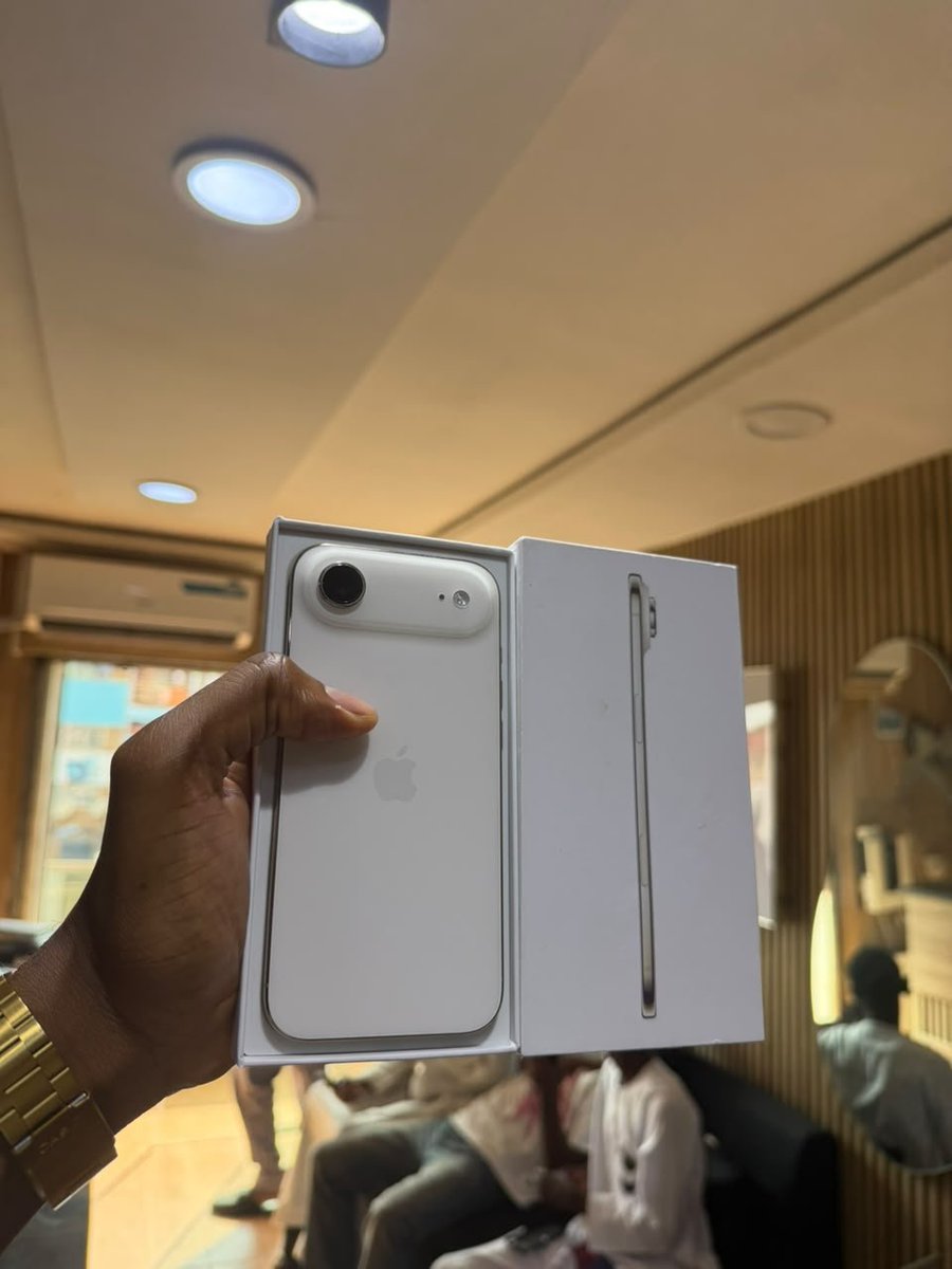 arigadgetsng's tweet photo. Open box 
iPhone Air 256gb 
Battery 100% cc 60
Perfect condition 
1.1m https://t.co/QKpwbJnZzr