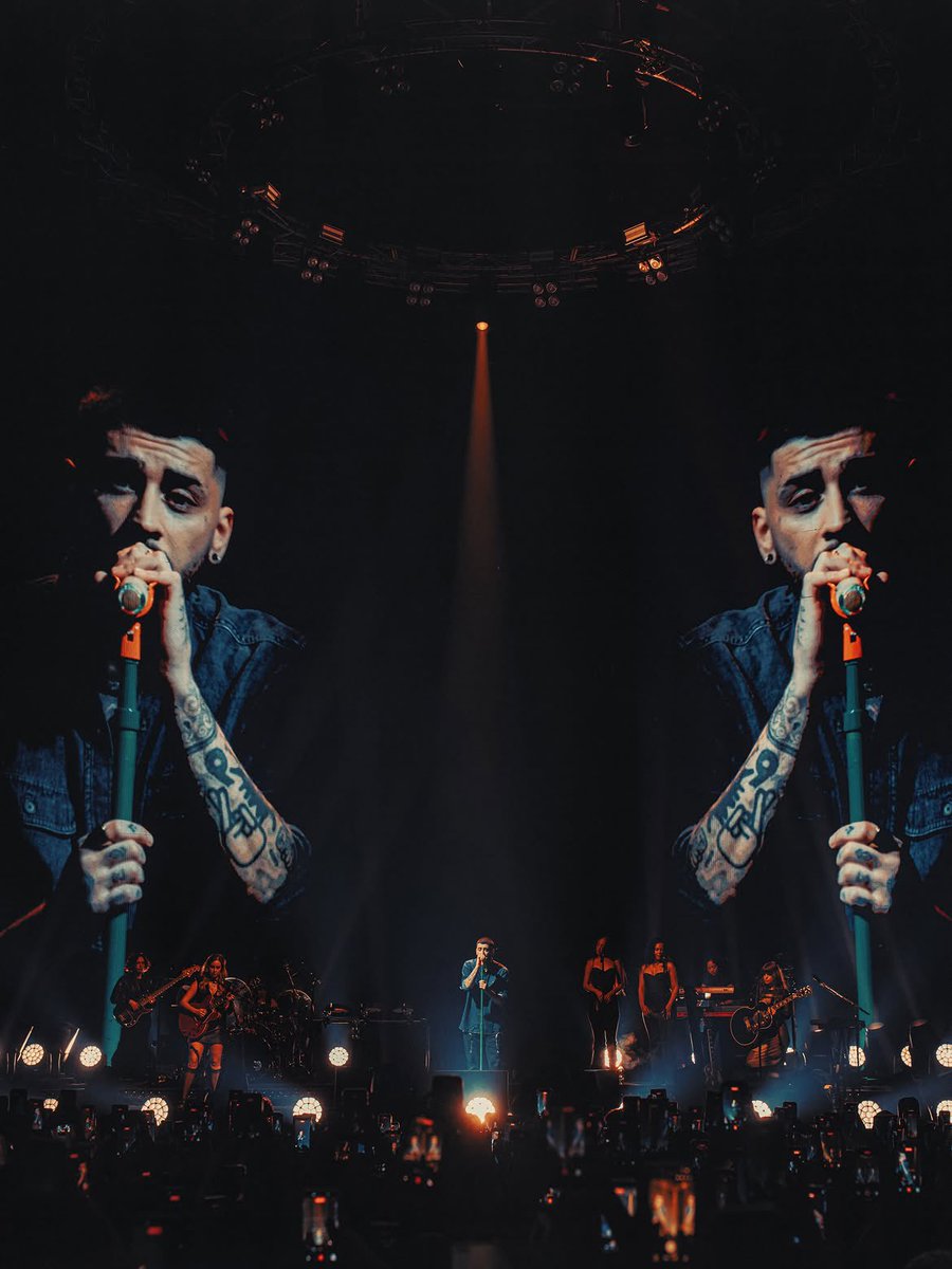 zaynmbase's tweet photo. zayn’s visuals for this tour have been outstanding

 📸 : andieborie via IG https://t.co/cogEcn0mo8