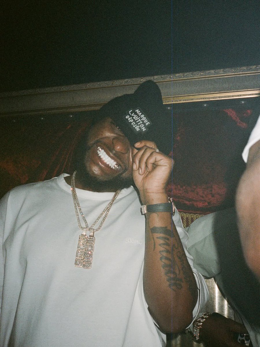 oyl2he's tweet photo. 🚨 Davido’s “ORIADÉ” has now surpassed 400M worldwide audio on-demand streams in just 2 months. 💿👑 https://t.co/hKs2mcW1NF