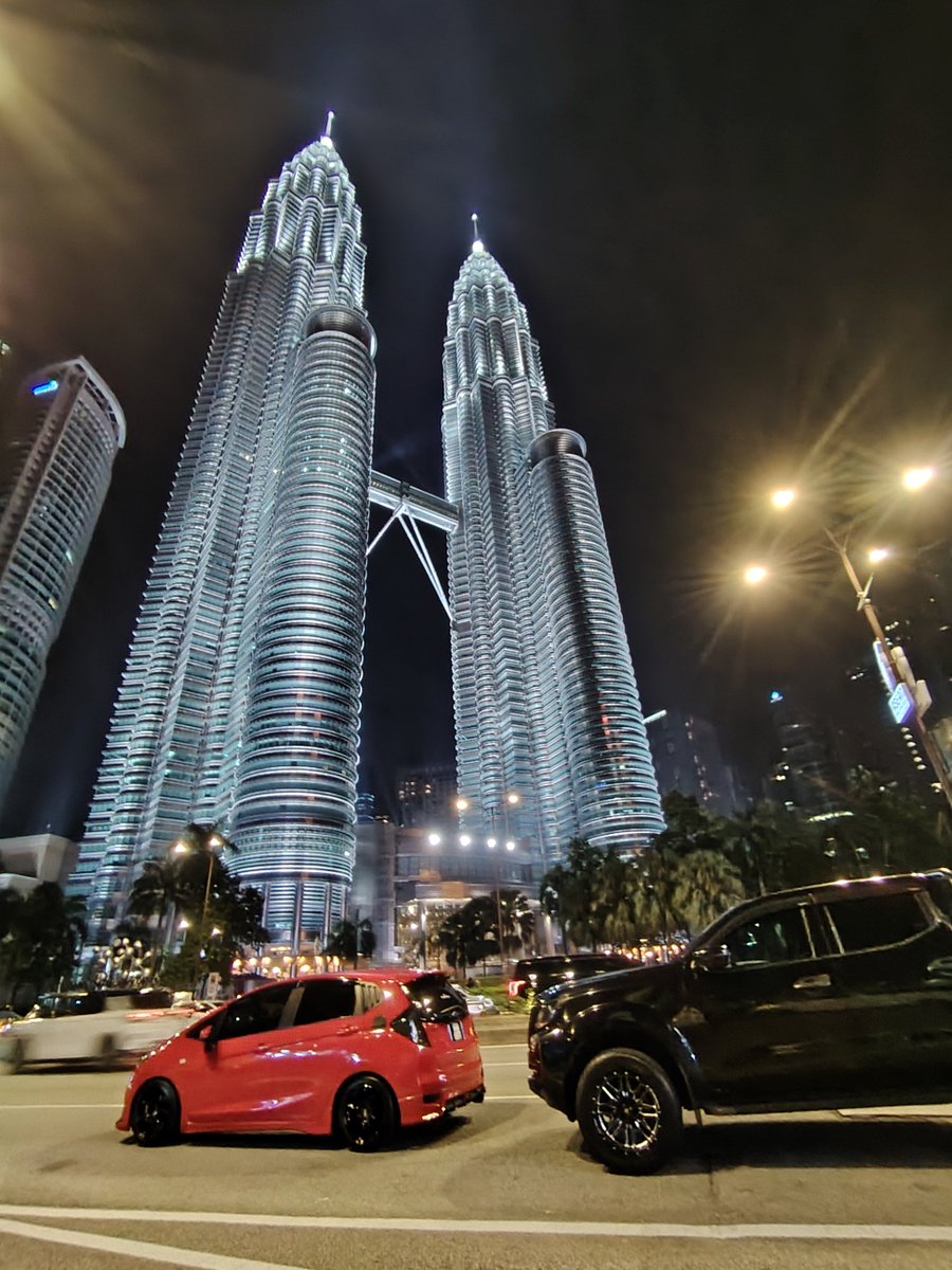 Thesuitable101's tweet photo. Tunggu punya tunggu bulan tak timbul² haishh.. https://t.co/WkeLGplUa2