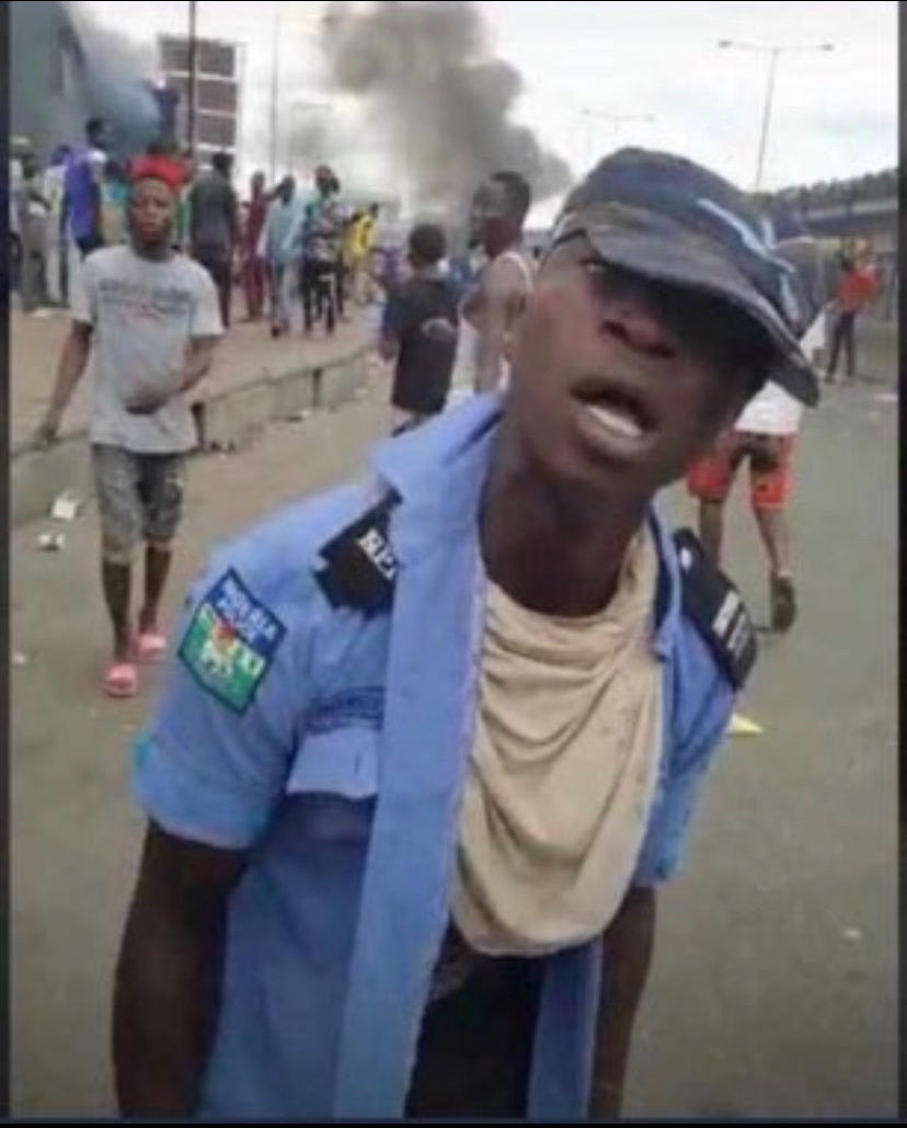 berrymikky31's tweet photo. You no get strength to hustle, but you dey go 7 rounds 😂 https://t.co/ZqE0UfDs81