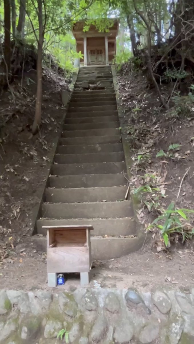 naniwarekishi's tweet photo. 呼ばれた人しか辿り着けない？？岡山県津山市加茂町のサムハラ神社奥之宮。HPによるとサムハラを伝えると謂れあるも年紀不詳、恐らくは中世の日詰城の域内に斯様の守護祠の在ったものかと推測されている。田中富三郎氏のお陰で今日も、そして大阪でもお参りができる事に感謝。 https://t.co/ogiQoewXRA