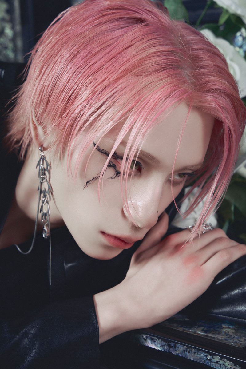 XLOV_official's tweet photo. XLOV 3rd MINI ALBUM [i=!]
CONCEPT PHOTO 1 - #HARU

❗ 2026.10.28 (WED) 6PM (KST)

#XLOV #엑스러브
#하루
#Hush #XLOV_HUSH
#i_equals_i #XLOV_i_equals_i https://t.co/H2CUkfls4Z