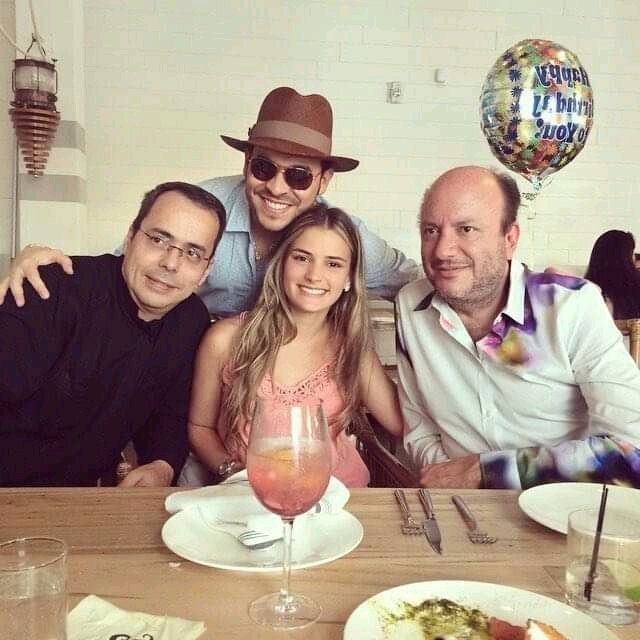SenorCaicedo's tweet photo. Que @ABDELAESPRIELLA le pidió a @jsanchezcristo (su amigo) las cabezas de @DCoronell y @fdbedout. https://t.co/uze2B4ojxE
