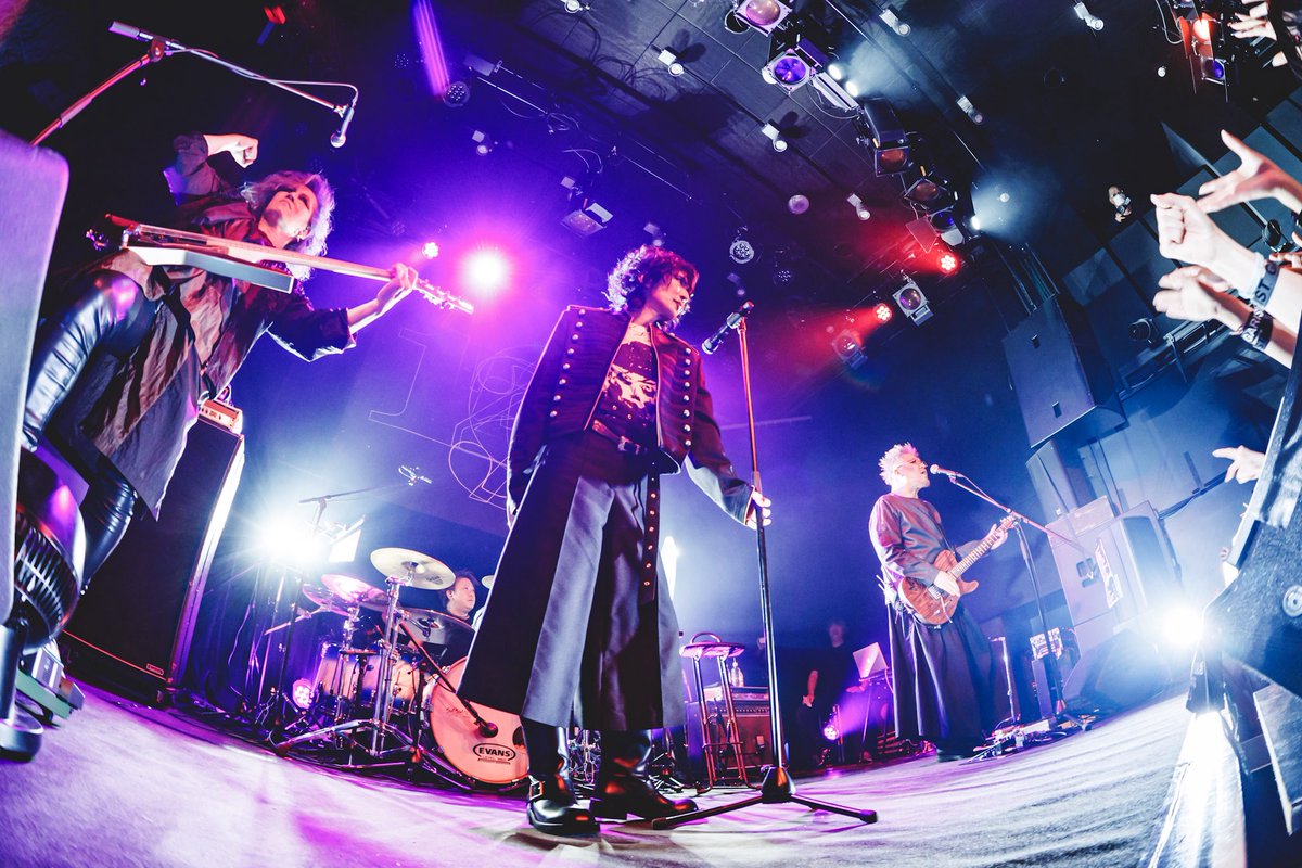 caligari_offici's tweet photo. \\\ cali≠gariの御礼 ///
📍cali≠gari TOUR「Re(member):12」(完売公演)
・2026年10月3日（土）五反田BLAZE

本日も盛り上がりました！
盛り上がりのおすそ分け👀
Album「12」より -  紅麗死異愛羅武勇
明日もご来場お待ちしております👌

⚡️NEXT LIVE⚡️
▶︎cali≠gari TOUR「Re(member):13」
・2026年10月4日（日）五反田BLAZE
[OPEN/START] 16:15/17:00
🙇‍♂️チケットSOLD OUT🙇‍♂️
【サポートミュージシャン】 白石元久(マニピュレーター) / 中西祐二（ドラム）
INFO.ディスクガレージ
https://t.co/xsSBYYn4lt

◉公演詳細
https://t.co/xMXT1U5wPw
vs3n63CcvQSBSScT3ssFc

#caligari
#カリガリ
#カリガリの終活
#カリガリは終活中