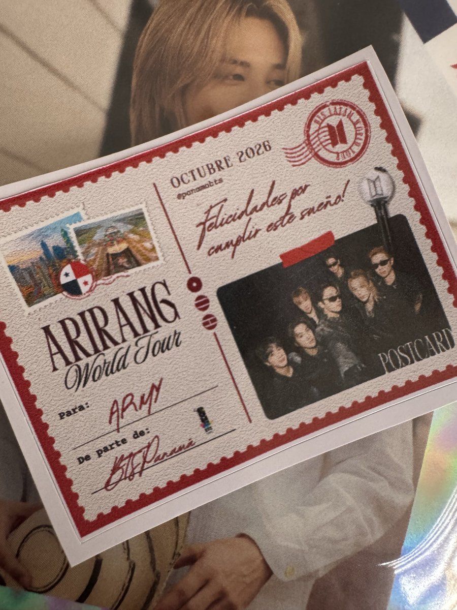 PanamaBts's tweet photo. En el concierto de anoche logramos nuestro cometido y pudimos obsequiarles un set OT7 de los BTS panameños, junto con stickers tipo postal, a los colaboradores del staff de BTS 🥹🤏🏻 

¡Se llevan un pedacito de Panamá! 😭💜🙌🏻 https://t.co/jy71S3F7IA