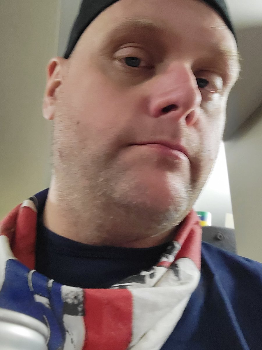 Nicolasben304's tweet photo. time to wear my Bandanas https://t.co/776hmB4aKW