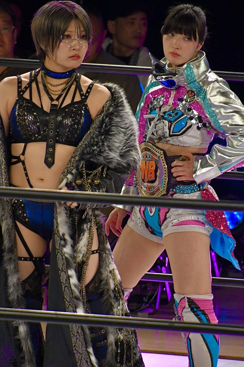 syutom4's tweet photo. 10.3スターダム
中日ホール大会
視線が！
#STARDOM
#さくらあや
#AYASAKURA
#安納サオリ
#SaoriAnou https://t.co/FGs6QYQFww