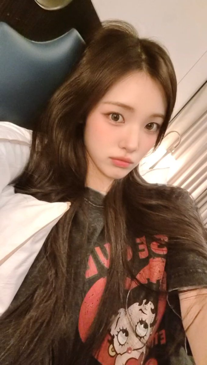yuhapast's tweet photo. 251004 위버스 포스트

#Hearts2Hearts #하츠투하츠 #H2H #YUHA #유하 https://t.co/AX4KXeK7kF