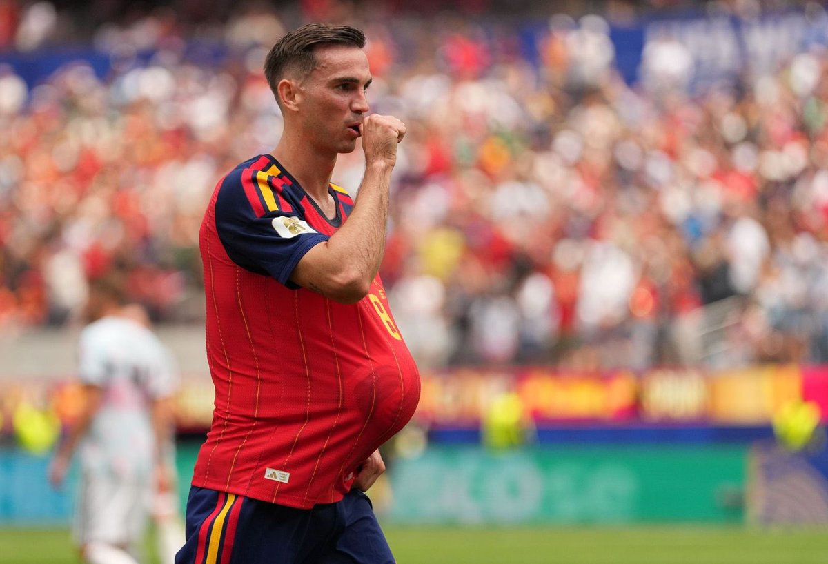 postunited's tweet photo. 🚨 FABIÁN, BAJA ANTE REPÚBLICA CHECA POR EL NACIMIENTO DE SU PRIMER HIJO

❌ Cubarsí y Espí no pueden entrar en la convocatoria porque la lista se cerró ayer a las 23:59h

👶🏻❤️ ¡Enhorabuena a Fabián y a toda su familia! https://t.co/4GcD2gGvVc