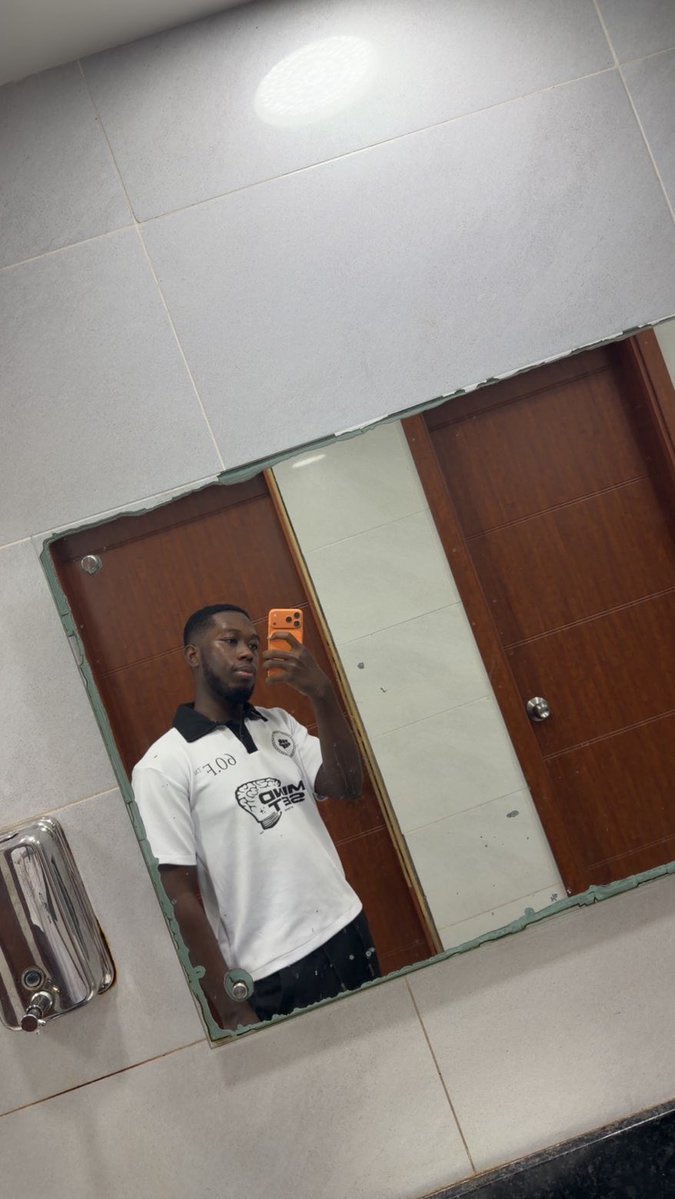 Medikalbyk's tweet photo. Happy birthday my last Killa ! @akokc_davido Abeg @DidiJollof kindly do the needful for my boy today 🖤🎉 https://t.co/C509HrLFSG