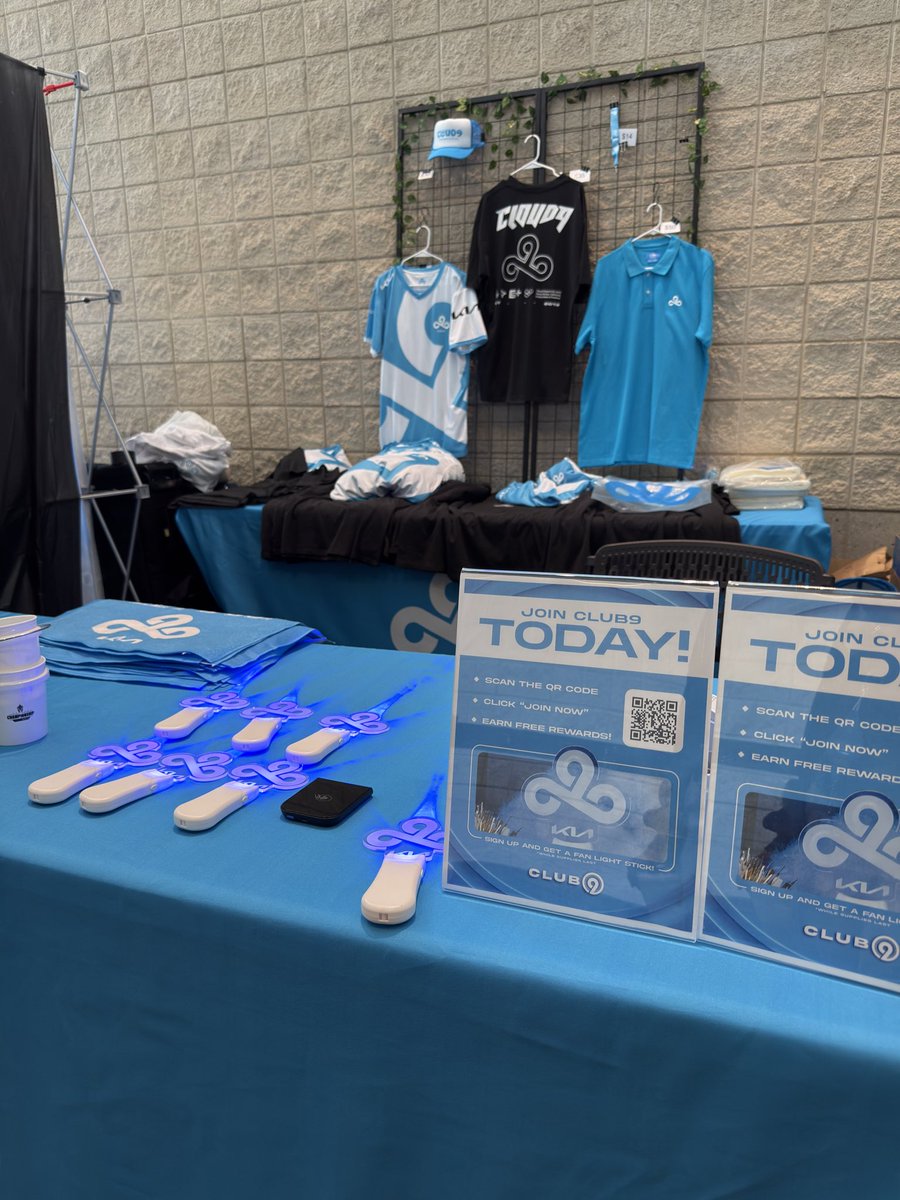C9LoL's tweet photo. DOORS ARE OPEN! 🎉

Stop by the Cloud9 Kia Rally Point Booth for Merch, Freebies, Photo Booth and MORE! https://t.co/lCu3eLc25x