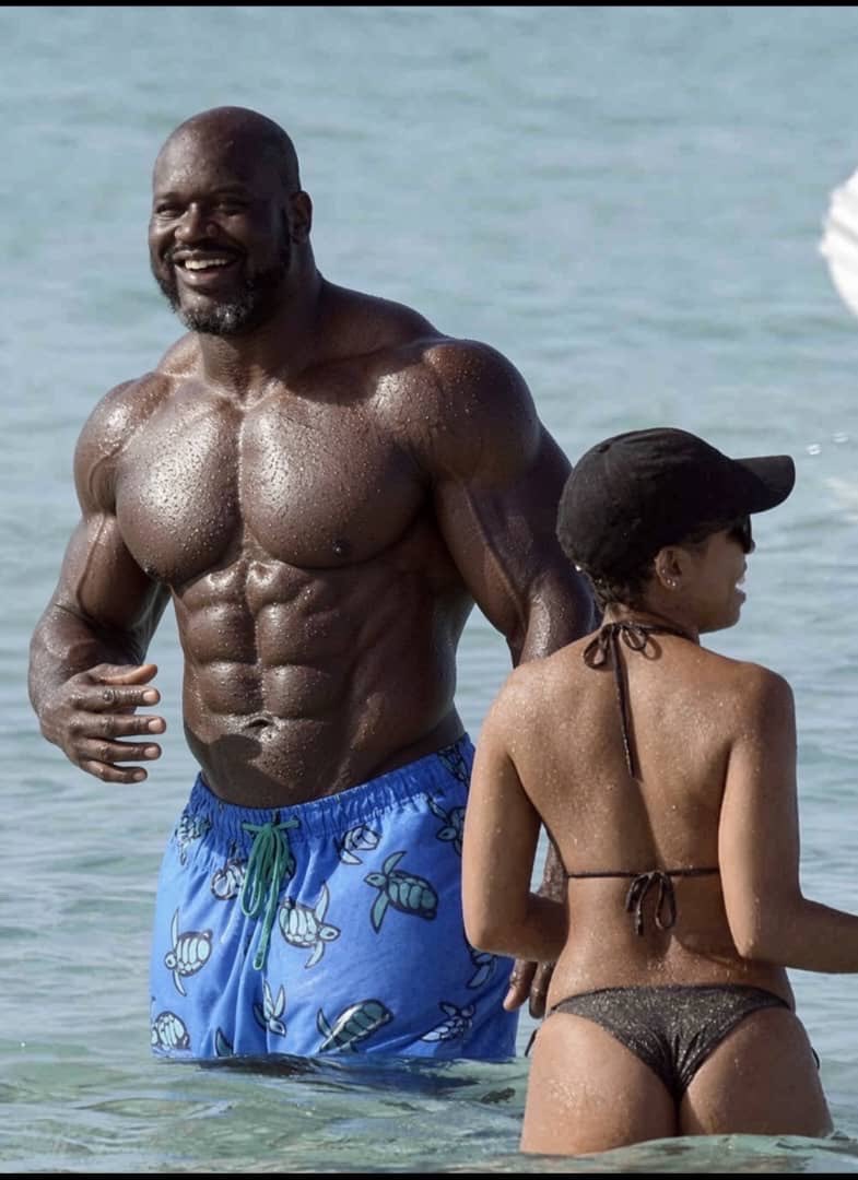 NostalgicHubb's tweet photo. Hey @grok swap their height, body fat and positions. Keep everything else intact. https://t.co/ILHQm9g4gu