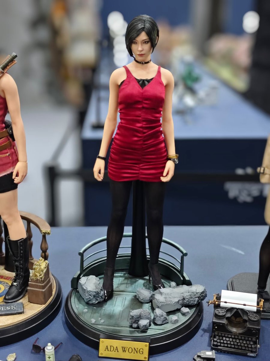 kathyanhy's tweet photo. A look at the 1/6-scale Ada Wong figure from Resident Evil 2 Remake with a new base, created by DamToys at the Wonder Festival 🦋

#AdaWong #RE2Remake #REBHFun #ResidentEvil https://t.co/VB19O38wYb