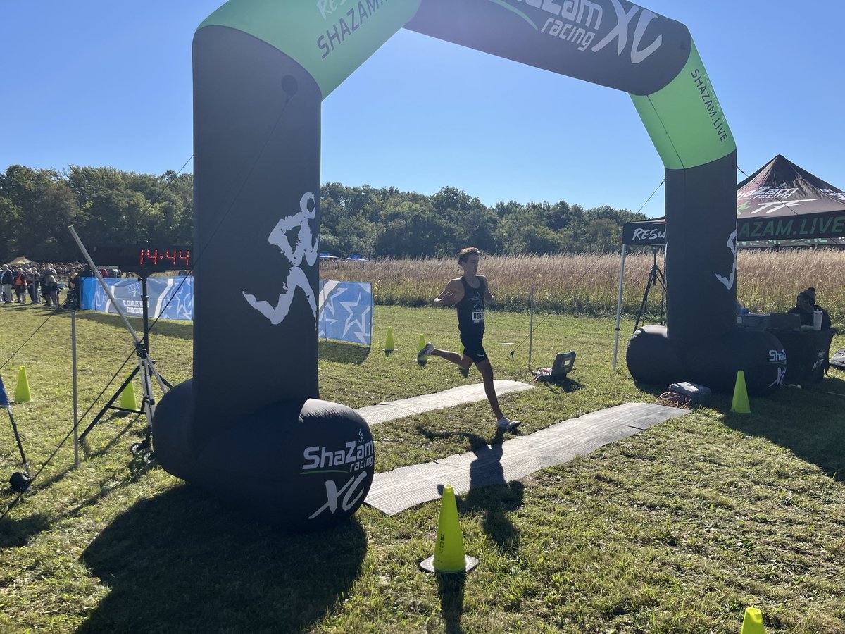 SCNAthletics's tweet photo. ⭐️🏃‍♂️Cross Country🏃‍♂️⭐️
Sam Hill SCN Invite Individual CHAMPION at Leroy Oaks! 💫 https://t.co/VNro9Ica2k