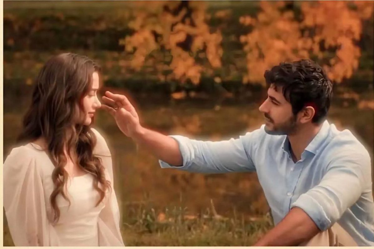 Arya07__'s tweet photo. لوگ کہـتے ہـیں محبــت اِک بار ہـوتـی  ہے،_🫶🏻
میں جـب اسـے دیکھـوں، مجھـے ہر بار ہـوتـی  ہے🥹

People say love happens once
When I see her, it happens to me every time

🌚🫶🏻❤️‍🔥🥺 https://t.co/4fjZ6kSB7Q