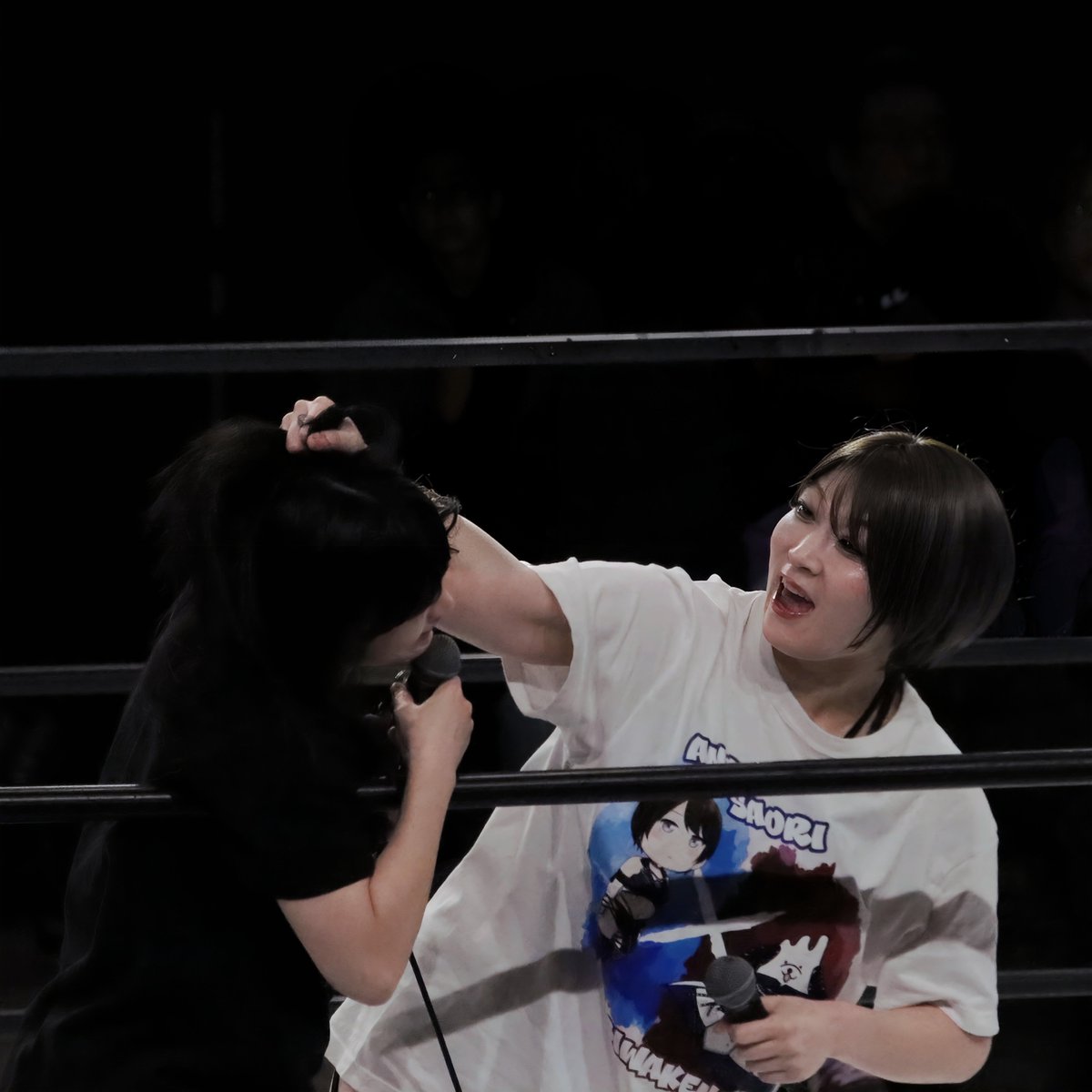 hawkwing30's tweet photo. 2026.10.3 STARDOM in SAKAE 2026 Oct. ～Day2～

前説のブーイングの練習でOZの黒い安納選手が？

#安納サオリ 選手
#さくらあや 選手
#STARDOM https://t.co/El6kV2J9GV