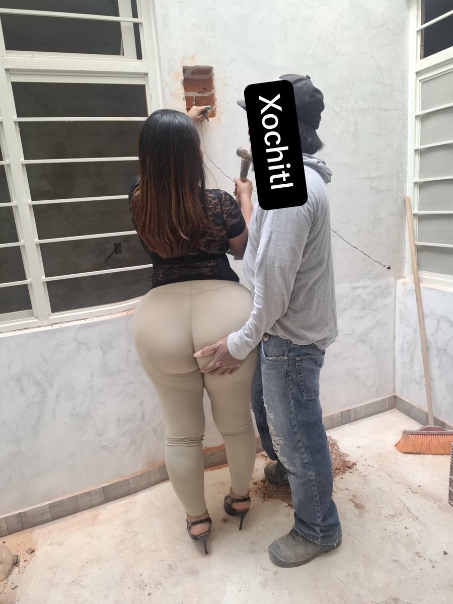 Xochitlhotwife1's tweet photo. Aca supervisando la obra con el electrico y vean lo q me hizo este abusivo, y yo me deje, si quieren ver todas mis aventuras reales amateur enviame un watsap 222 670 1571 para mayores informes, soy una hotwife caliente q cumple tus fantasias 
No olviden darle RT y seguirme, besos https://t.co/eeXu20dkv2