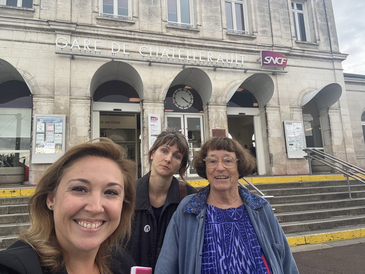 Helenebidard's tweet photo. À chatellerault dans la Vienne avec L.Questiaux et Manu Piet
pour présenter et défendre la loi intégrale contre les violences.
Les mobilisations continuent avec la coalition contre toutes les violences sexuelles faites aux enfants et aux femmes dont la plus grave la prostitution. https://t.co/xxOgt12Mmq