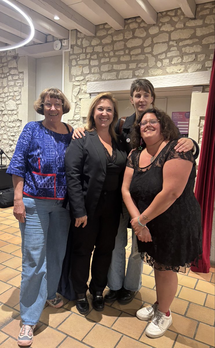 Helenebidard's tweet photo. À chatellerault dans la Vienne avec L.Questiaux et Manu Piet
pour présenter et défendre la loi intégrale contre les violences.
Les mobilisations continuent avec la coalition contre toutes les violences sexuelles faites aux enfants et aux femmes dont la plus grave la prostitution. https://t.co/xxOgt12Mmq