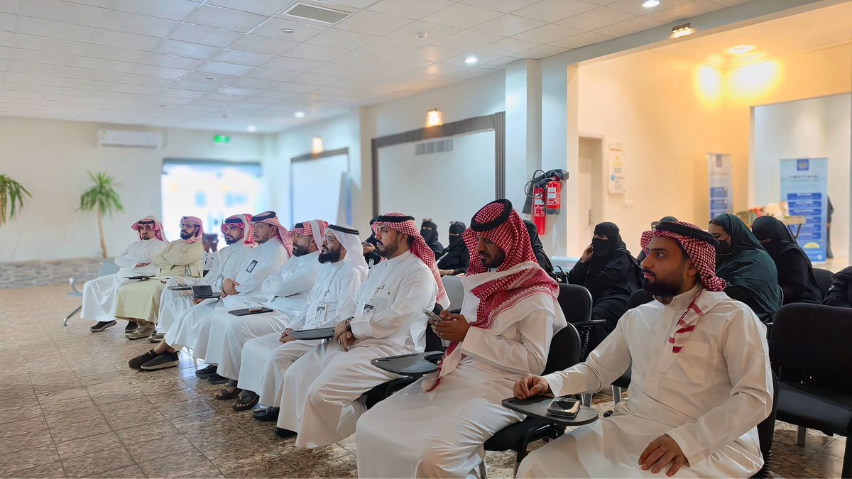 sumo_media's tweet photo. #يحدث_الآن | 

"نحو إعلام أكثر ابتكارًا"
إدارة وأعضاء نادي سمو الإعلامي في دورة أساسيات الذكاء الاصطناعي، المقدمة مجانًا بالتعاون مع شريكنا الأكاديمي #المعهد_السعودي_الأمريكي_العالي_للتدريب.
@f_sai_najran
#سمو_الإعلامي
 #الذكاء_الاصطناعي
#هاوي
#السعودية_قطر https://t.co/x2H5UjszIj