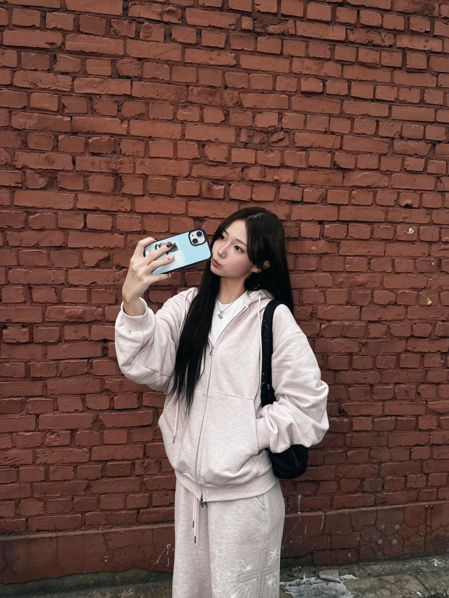 KEP1ERLATAM's tweet photo. 🦊📸 | 261003

Actualización de YOUNGEUN en Instagram

➥ 1. 😽
     2. ‼️1227‼️
     3. El pan rosa, igual que yo 🐰🩷
     4. Los ramen están deliciosos 😋

🎵  girl in red • we fell in love in october

🔗https://t.co/ohpDgOpYWB

(+)

#서영은 #YOUNGEUN
© 🐥 | KEP1ER LATAM https://t.co/5zZQ4sFDxK