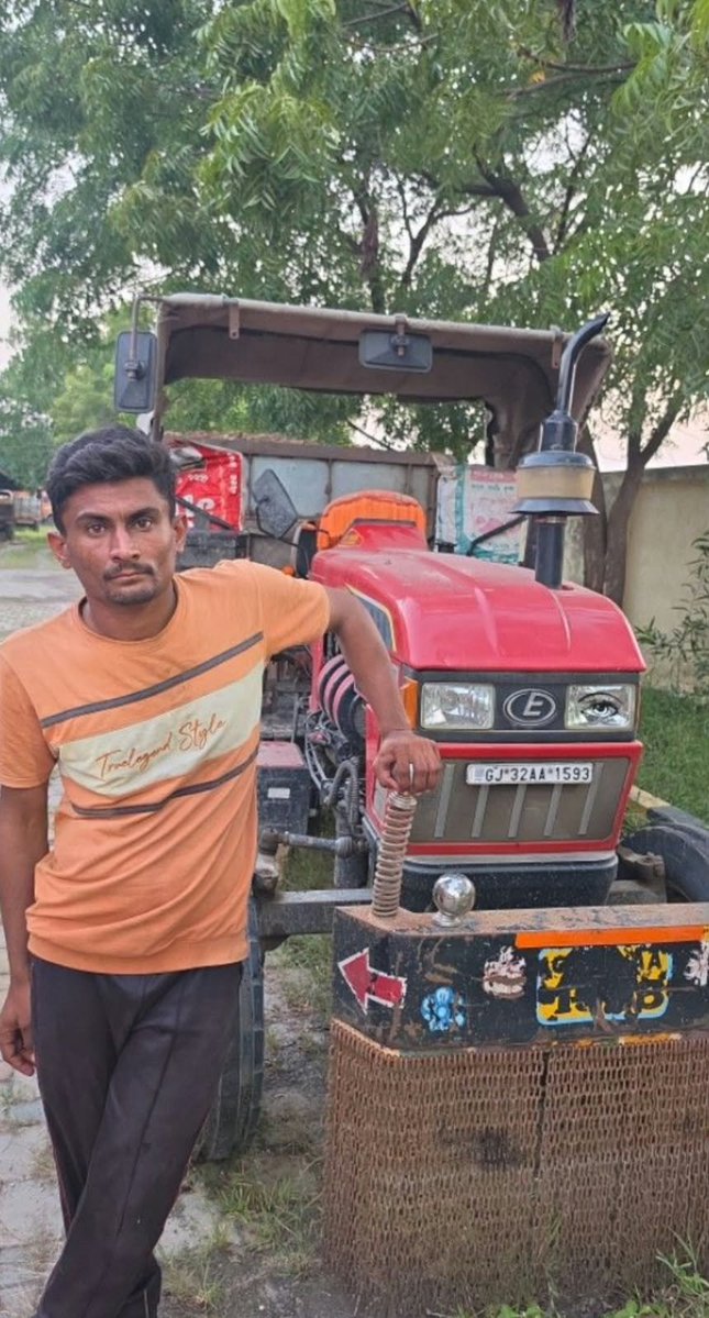 Geologist_Gir's tweet photo. તા.03/10/2026 ના રોજ માન.કલકેટરશ્રી ગીર સોમનાથ તથા ભૂસ્તરશાસ્ત્રીશ્રી ના સીધા માર્ગદર્શન હેઠળ ખાણ અને ખનીજ કચેરીની ટીમ દ્વારા વેરાવળ  તાલુકા સોમનાથ હાઇવે ચેકીંગ દરમ્યાન 02(બે) વાહન જેમા એક વાહન બ્લેકટ્રેપ ખનીજનું ઓવરલોડ બિનઅધિકૃત વહન કરવા બદલ  @collectorgirsom @RACGirsomnath https://t.co/1c2VoZ4kxc