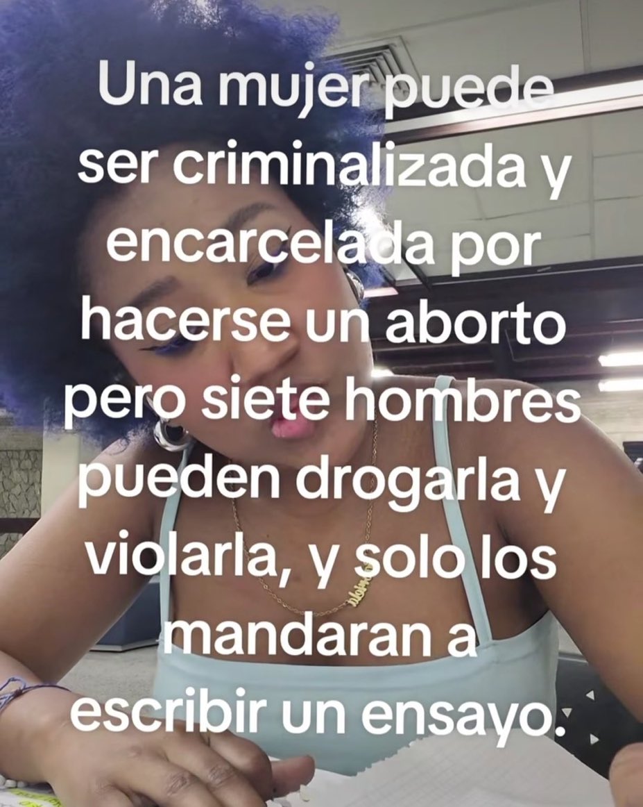 user9138827482's tweet photo. Y viven como si nada mientras la víctima planea suicidarse🤷‍♀️ https://t.co/Eq0Ml2CX3L