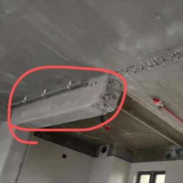 RouteChrongbrl's tweet photo. Old beam snapped at the warehouse, workers warned! https://t.co/nCgwdwbcs2