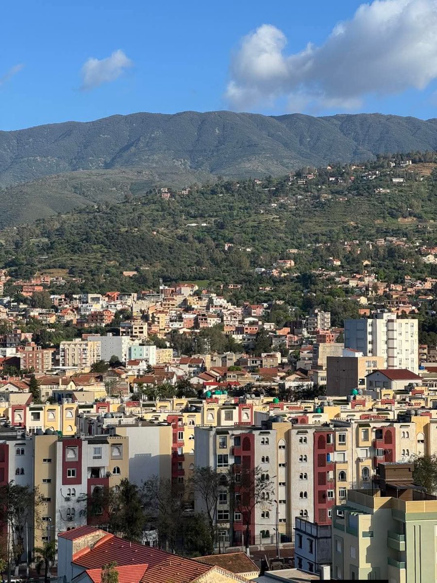 hmdlbbc's tweet photo. مدينة البليدة، الجزائر 🇩🇿 https://t.co/YIFbgMW6NR