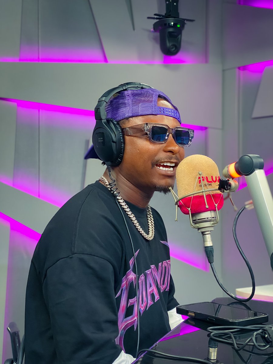 PLUZZ899FM_'s tweet photo. It was a great delight having @kelvynboymusic_ in our studios to talk about his new album 2nd STEP on the Drive with the AreaGang with @233lyon &amp; @MrSharkGh 

Watch the full interview here: https://t.co/bx6b87D8f8

#AddMore 
#AccrasMusicLeader https://t.co/ziptX2kyUE