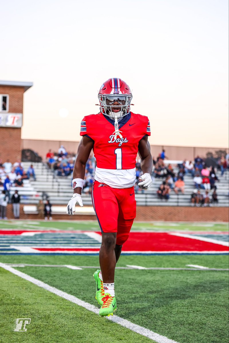 TheDonMincey's tweet photo. MIDSEASON 🎥⬇️

https://t.co/D6UVguyN6q

6 Games
101 Carries
1,173 Rushing Yards
22 TDs
11.6 YPC

2027 RB | Don Mincey
5’10” | 190 LBS

🎥: Midseason Highlights

@247Sports @On3sports @Rivals @ESPNRecruiting https://t.co/VPA1xvRT4C