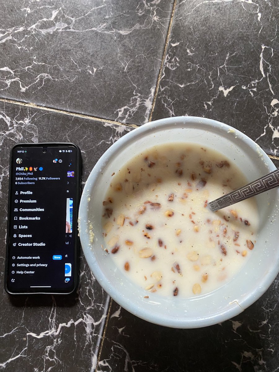 Chibz_Phil's tweet photo. I have tasted it myself, and I can confirm it. Garri with rain water really hits different. 😭😂 https://t.co/WTTKbREdIT