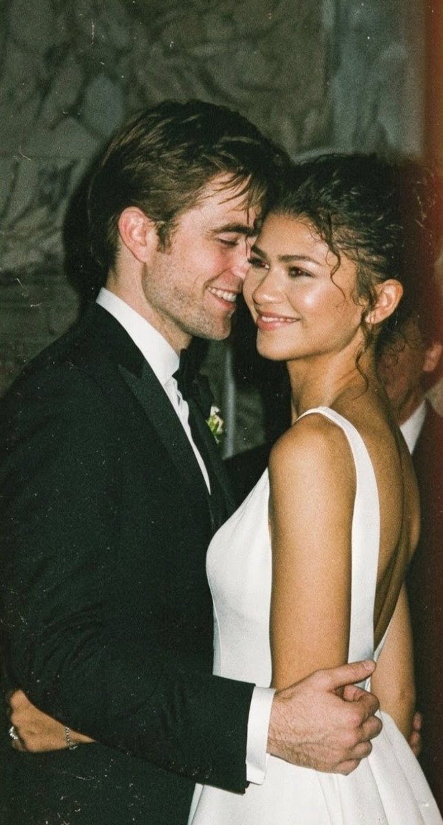 candykizzes24's tweet photo. Happy 6 months to Charlie &amp; Emma 👰🏾‍♂️🤵🏻
The Drama 🎥 https://t.co/k9l6xfUOaq