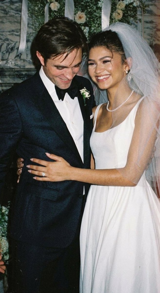 candykizzes24's tweet photo. Happy 6 months to Charlie &amp; Emma 👰🏾‍♂️🤵🏻
The Drama 🎥 https://t.co/k9l6xfUOaq