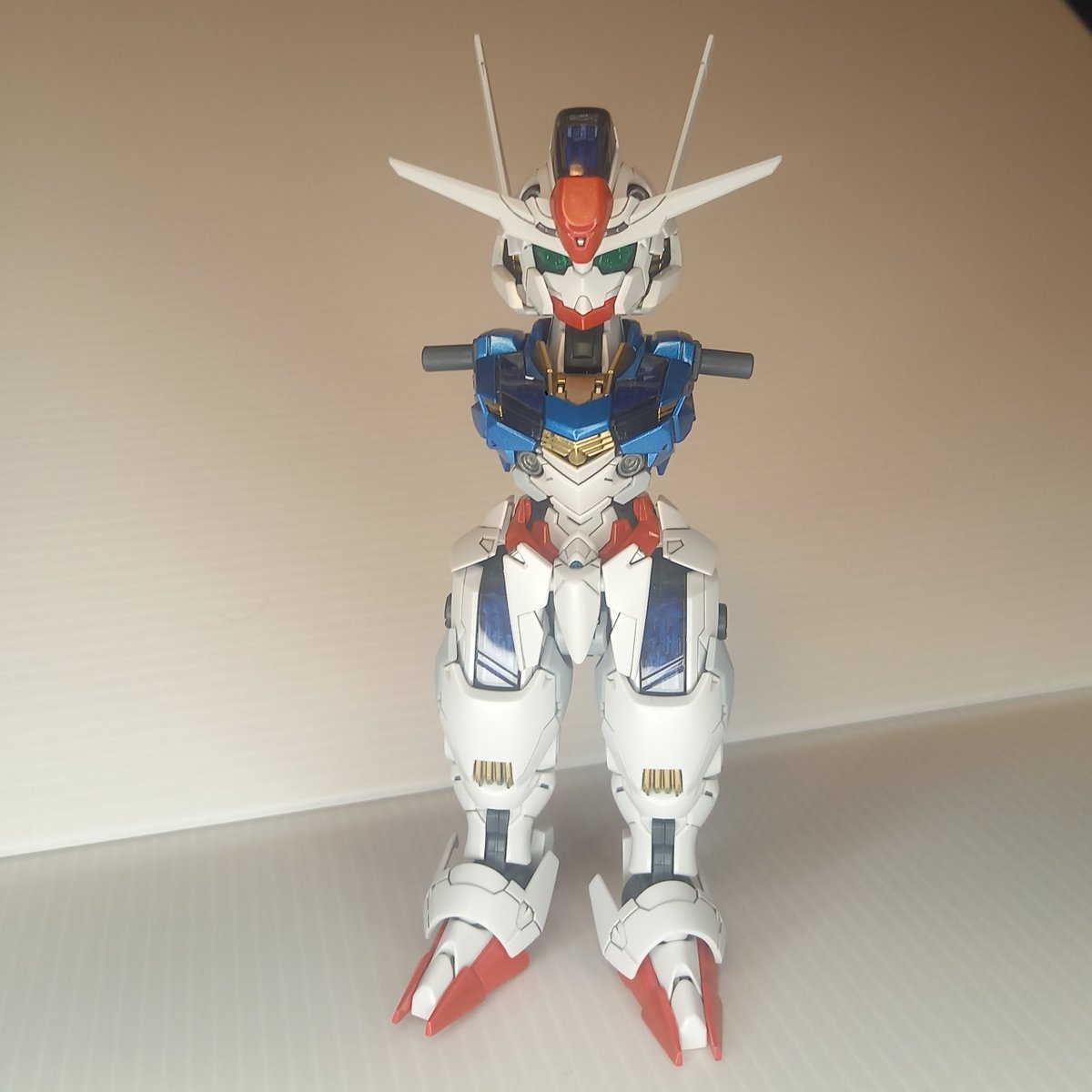 elfinvanpelt's tweet photo. MGSDエアリアル、両足まで完成しました！

下腹部の装甲が上がるギミックがあって、何だろと思ってたんですが、膝立ちする時のギミックでした。(上げずにポーズとったら装甲跳んできました。。)

ちなみに30MSよりも、背が低かったです。

#ガンプラ製作中
#エアリアル https://t.co/EsFyoO0rIL