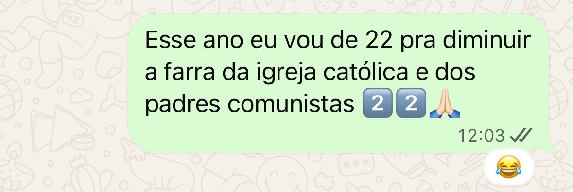 mirus_b's tweet photo. - passo 4 anos sem falar no grupo da família 
- chega eleição e começo a ler as merdas 
- mando mensagem no modo “eu sou mais louco que todos vocês” 
- repito https://t.co/eq5Gafbof0