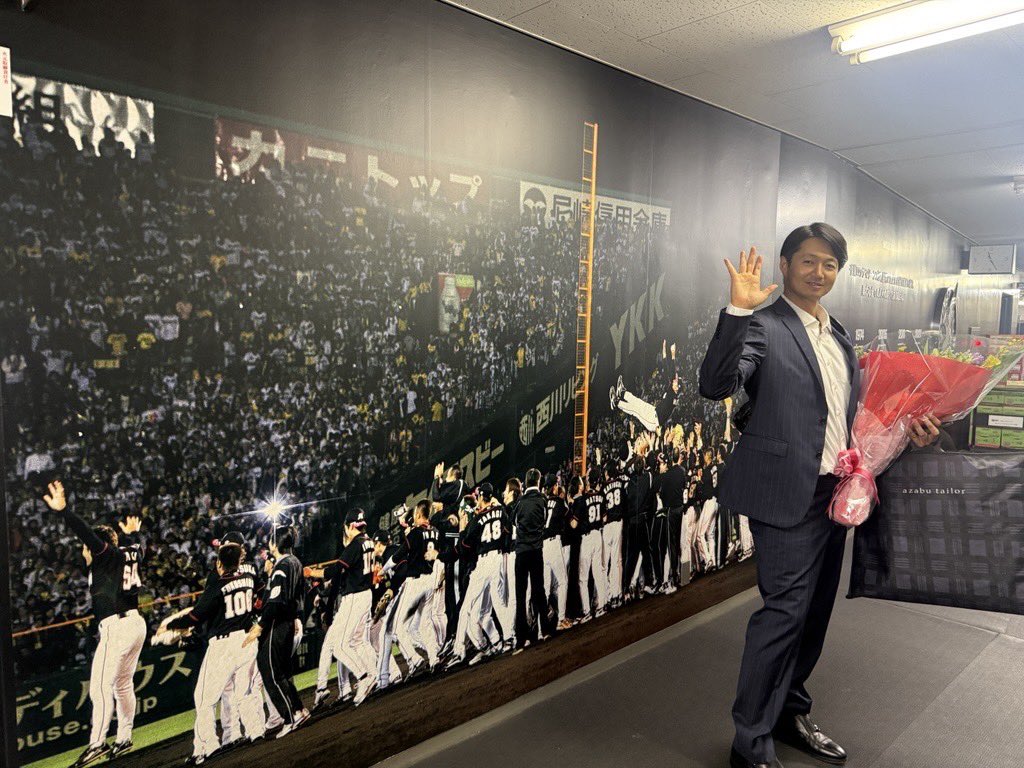 chibalotte_pr's tweet photo. 「皆さま、素晴らしい一日をありがとうございました！」と #唐川侑己 投手。
朝から子どもの運動会で、大玉転がしの競技に参加してから引退試合へ。
濃厚な一日を過ごしました。
#chibalotte #広報 https://t.co/aL8A8MjzeR