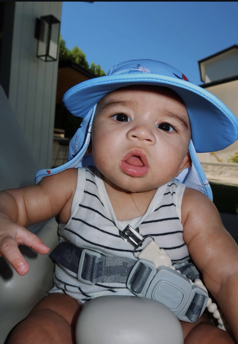 kayberry50Rb's tweet photo. He’s ABSOLUTELY adorable little #Arrowbrown 🤎🤎🤎🤎 https://t.co/K4AmGXXUD8