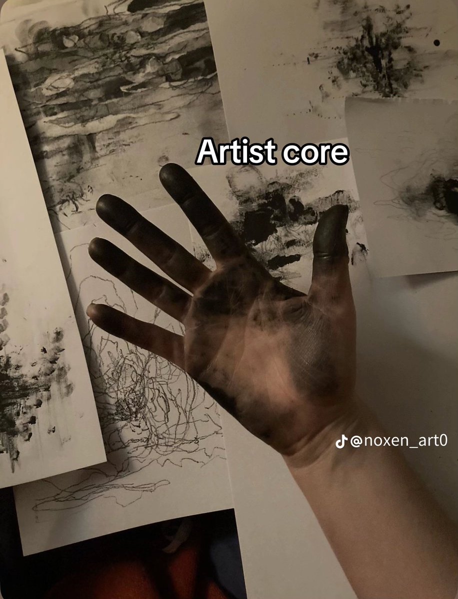 Crixtover's tweet photo. The kinda masterpiece I create when I have that first anatomy is usually soke God tier shii 😆 https://t.co/v84Erwie5p
